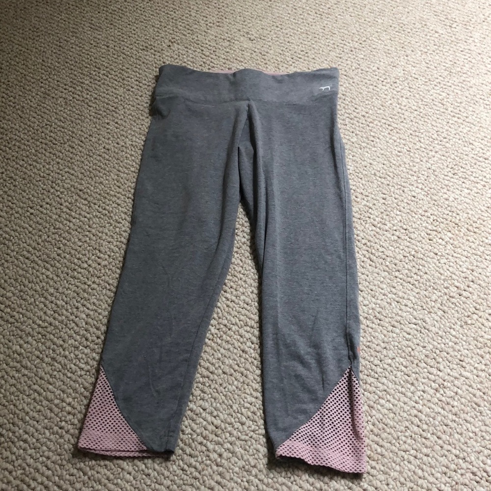 PINK Victoria’s Secret Cropped Yoga Pants